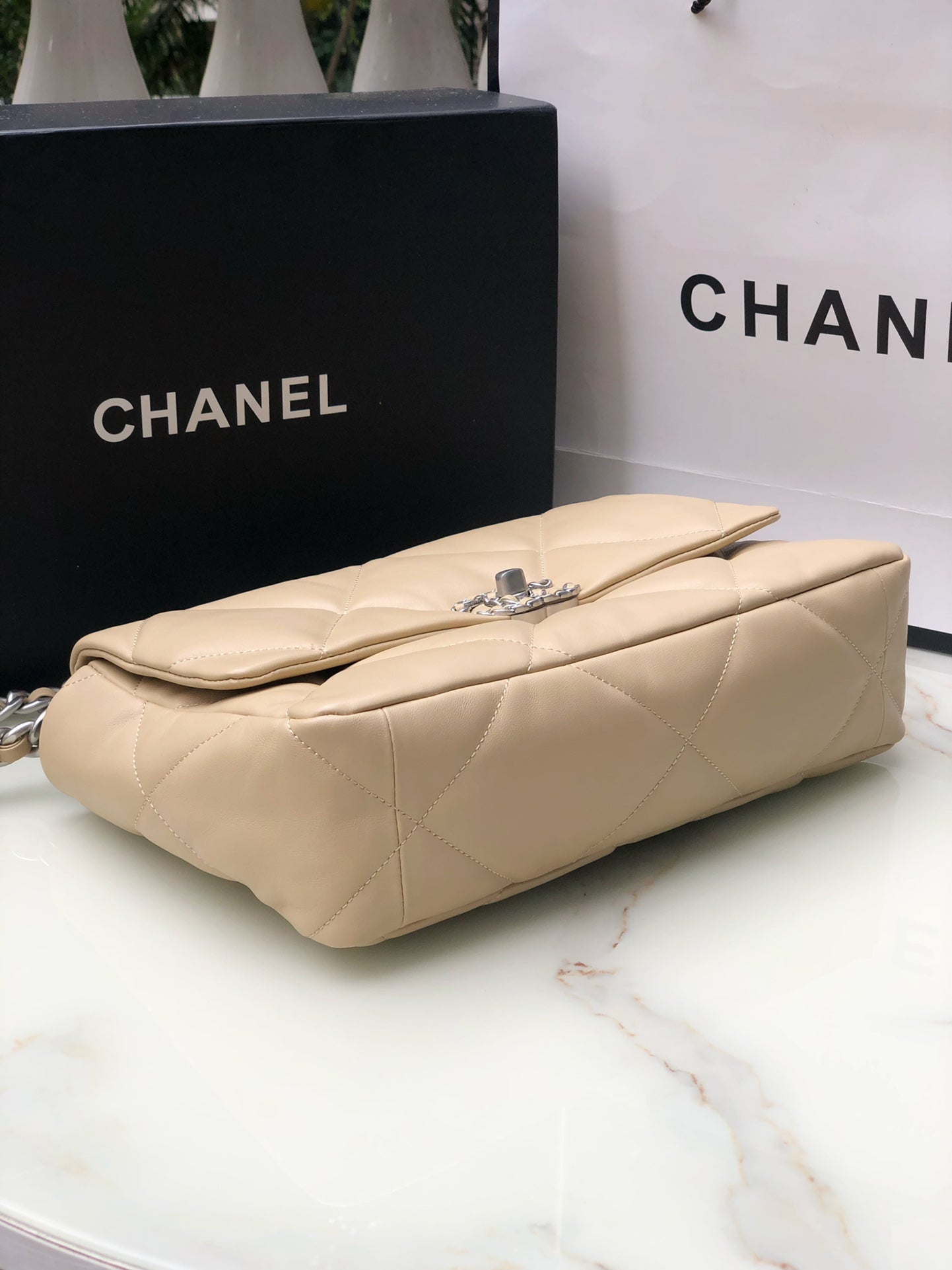 Chanel 19 medium 1161