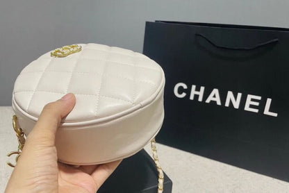 CHANEL ラウンドケーキ