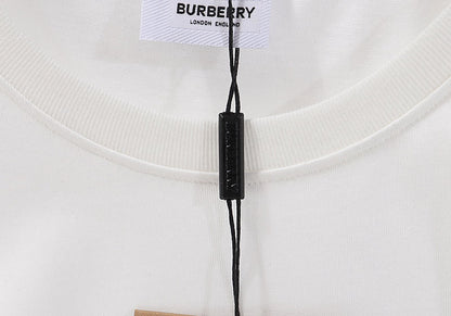 【Burberry】男女兼用、ご好評に付き再入荷！