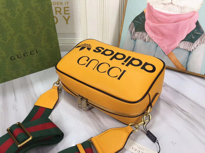 【GUCCI】アディダス x グッチ スモール カメラ バッグ