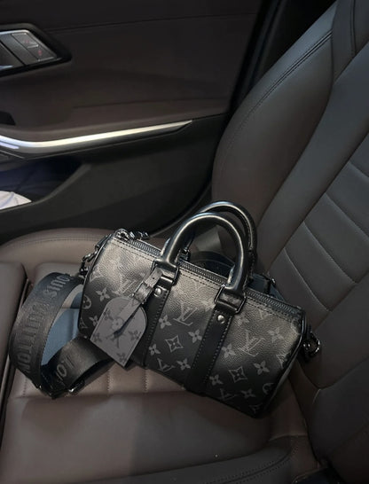 【コンパクトでお洒落♪】LV★キーポル・バンドリエール 25 M46271