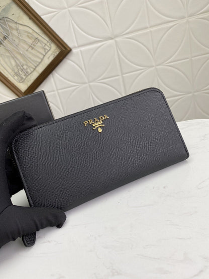 PRADA(プラダ) 財布19x12cm