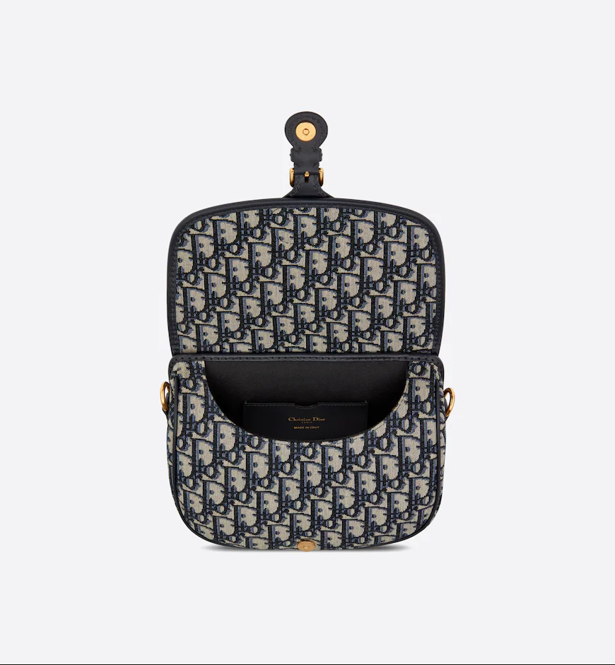 【DIOR】✨今季のトレンド！★矢野未希子さん愛用★日本人気上昇中↑↑↑超難入手！早い者勝ち！DIOR BOBBY ミディアムバッグ