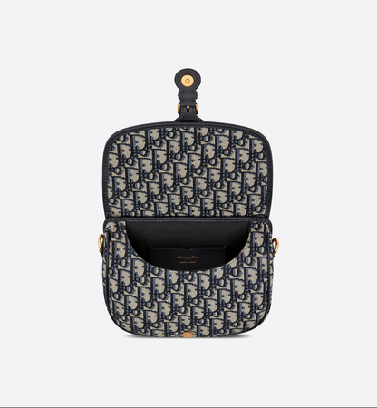 【DIOR】✨今季のトレンド！★矢野未希子さん愛用★日本人気上昇中↑↑↑超難入手！早い者勝ち！DIOR BOBBY ミディアムバッグ