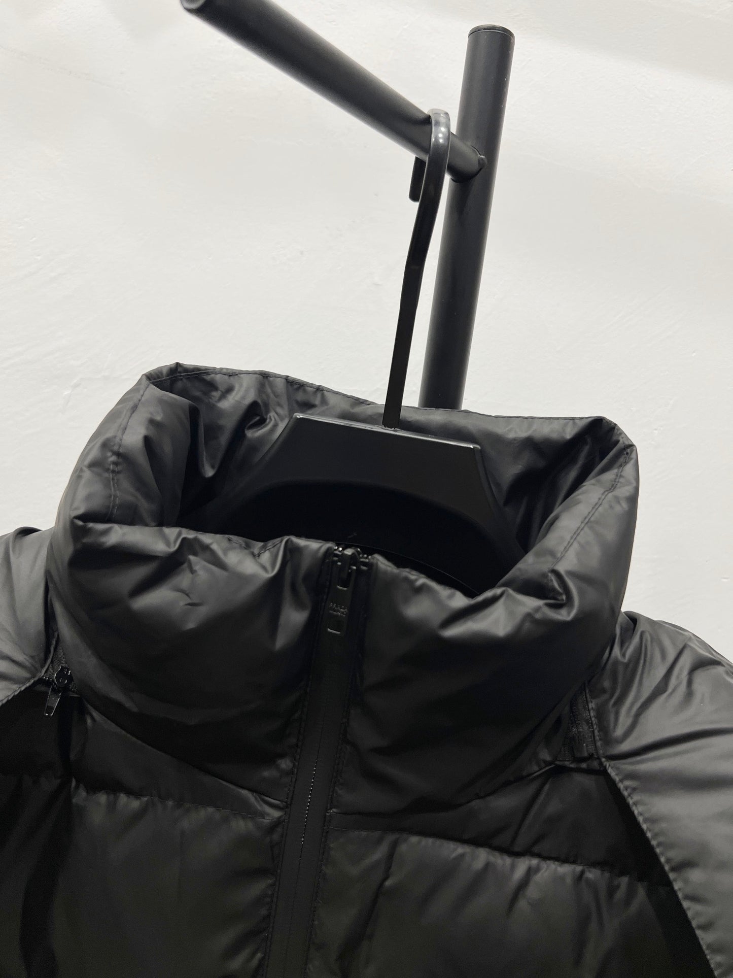 【PRADA旗艦店】ダウンジャケット、ご好評に付き再入荷！