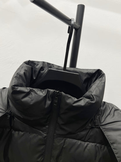 【PRADA旗艦店】ダウンジャケット、ご好評に付き再入荷！