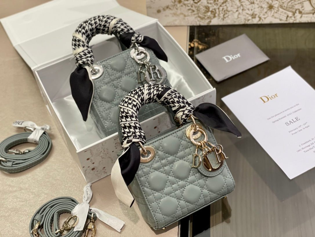 累積売上総額第１位【DIOR】LADY DIOR ミ二バッグ