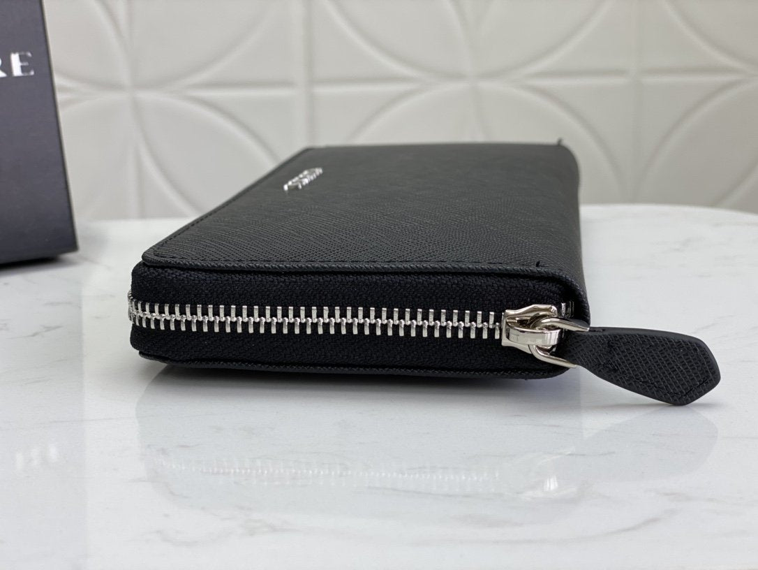 PRADA(プラダ) 財布19x12cm