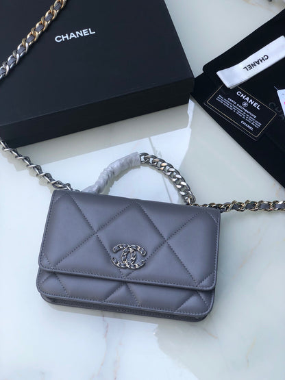 CHANEL 19 WALLET ON CHAIN 0957