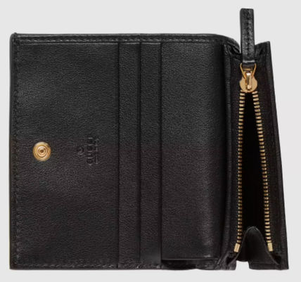 SALE★GG Deboss柄【送込GUCCI】2折中財布★黒白革/金デコ-BUYMA