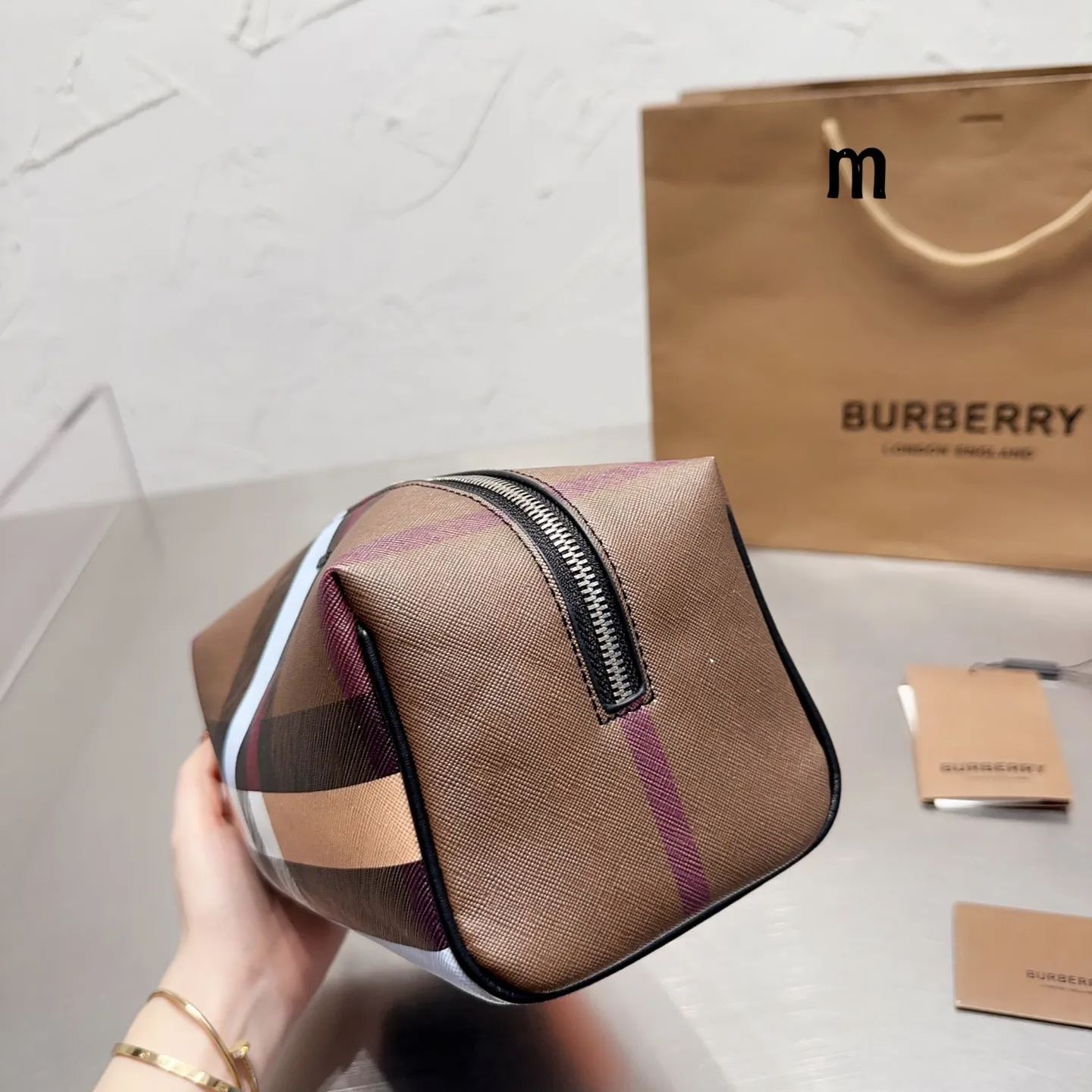 BURBERRY セカンドバッグ