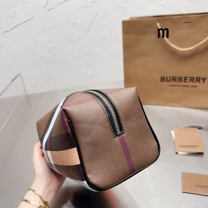 BURBERRY セカンドバッグ