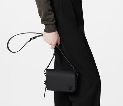 【雑誌 GQ 掲載】LV☆ファストライン・ウエアラブル ウォレット M82085