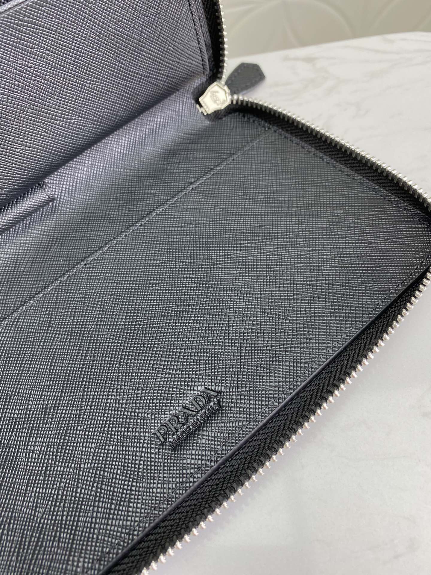 PRADA(プラダ) 財布 21x12cm