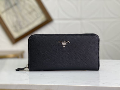 PRADA(プラダ) 財布19x12cm