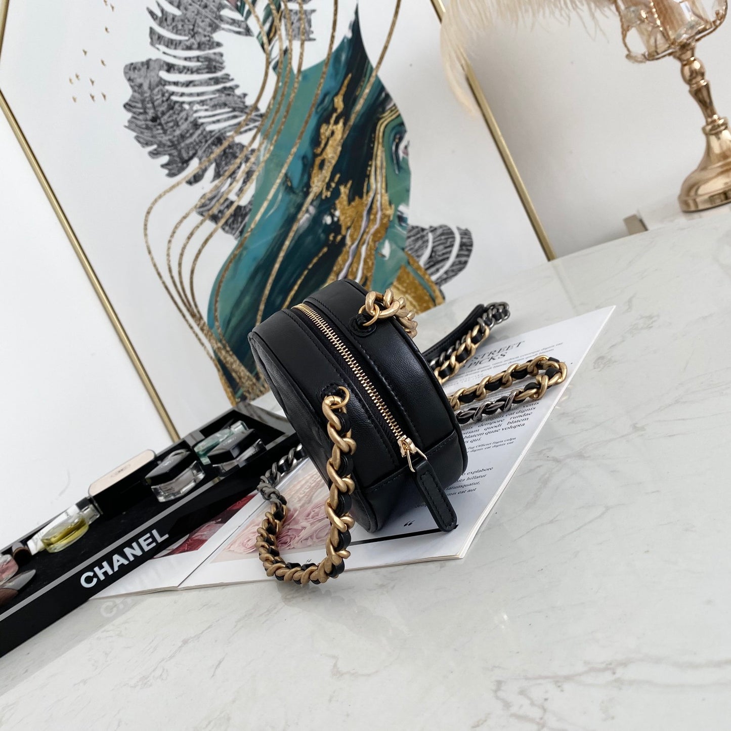 CHANEL 19 CLUTCH WITH CHAIN 0945