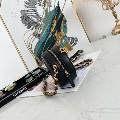 CHANEL 19 CLUTCH WITH CHAIN 0945