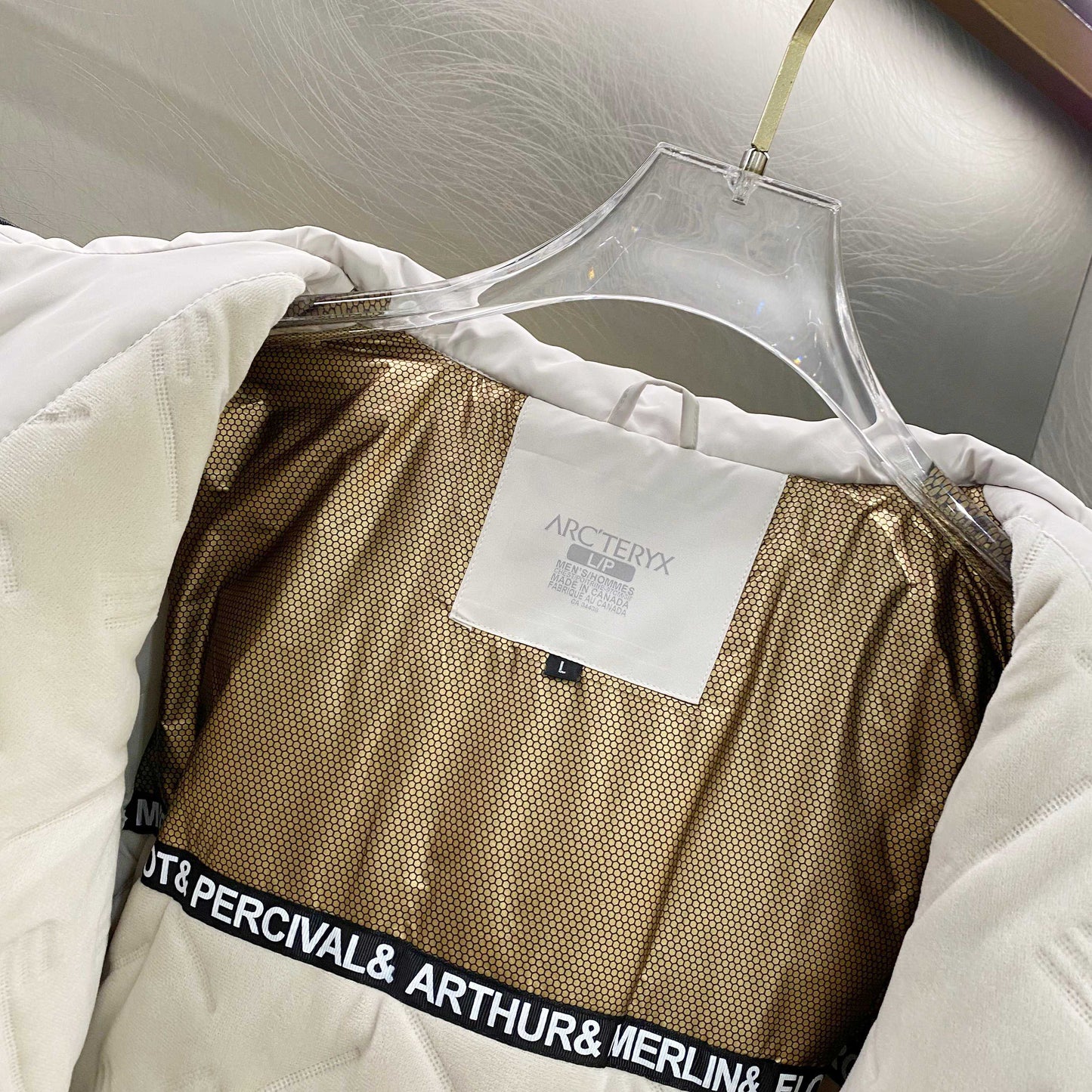 【ARC TERYX公式旗艦店】ダウンジャケット 男女兼用 ご好評に付き再入荷！