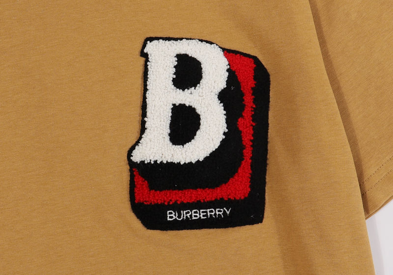 【Burberry】男女兼用、ご好評に付き再入荷！