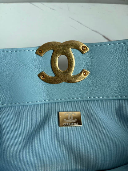 CHANEL 19 SHOPPING BAG 3519