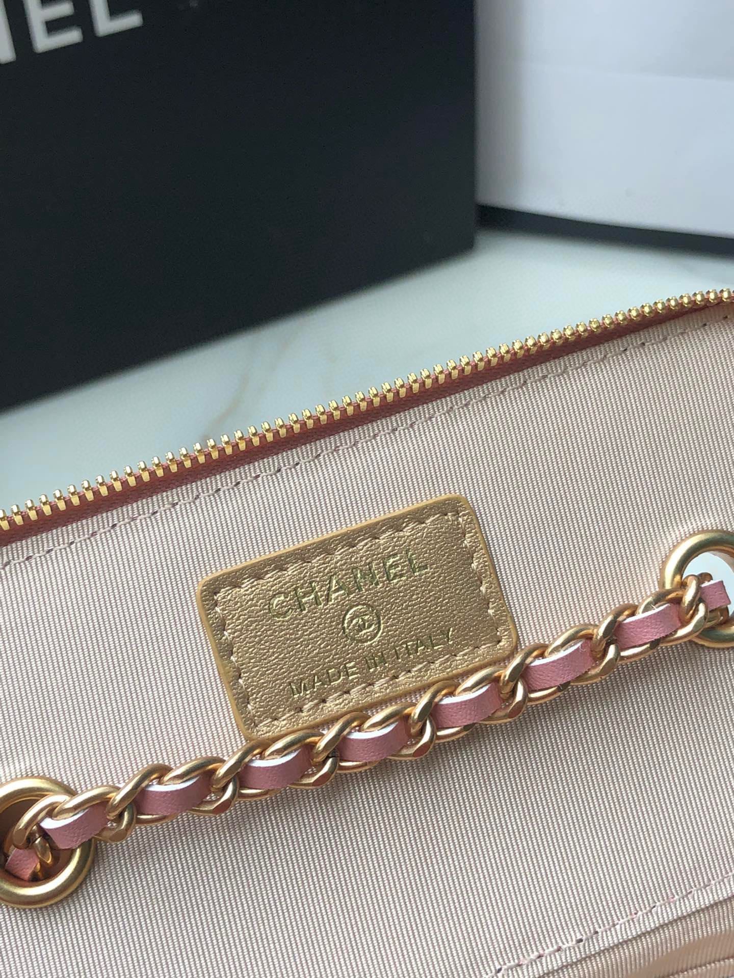 Chanel Classic Vanity 22C Bag with Chain AP2303