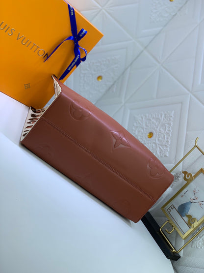 Louis Vuitton(ルイヴィトン)新作モデルが登場【LV CRAFTY ONTHEGO ハンドバッグ】