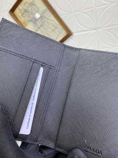 PRADA(プラダ) 財布9.5x14cm