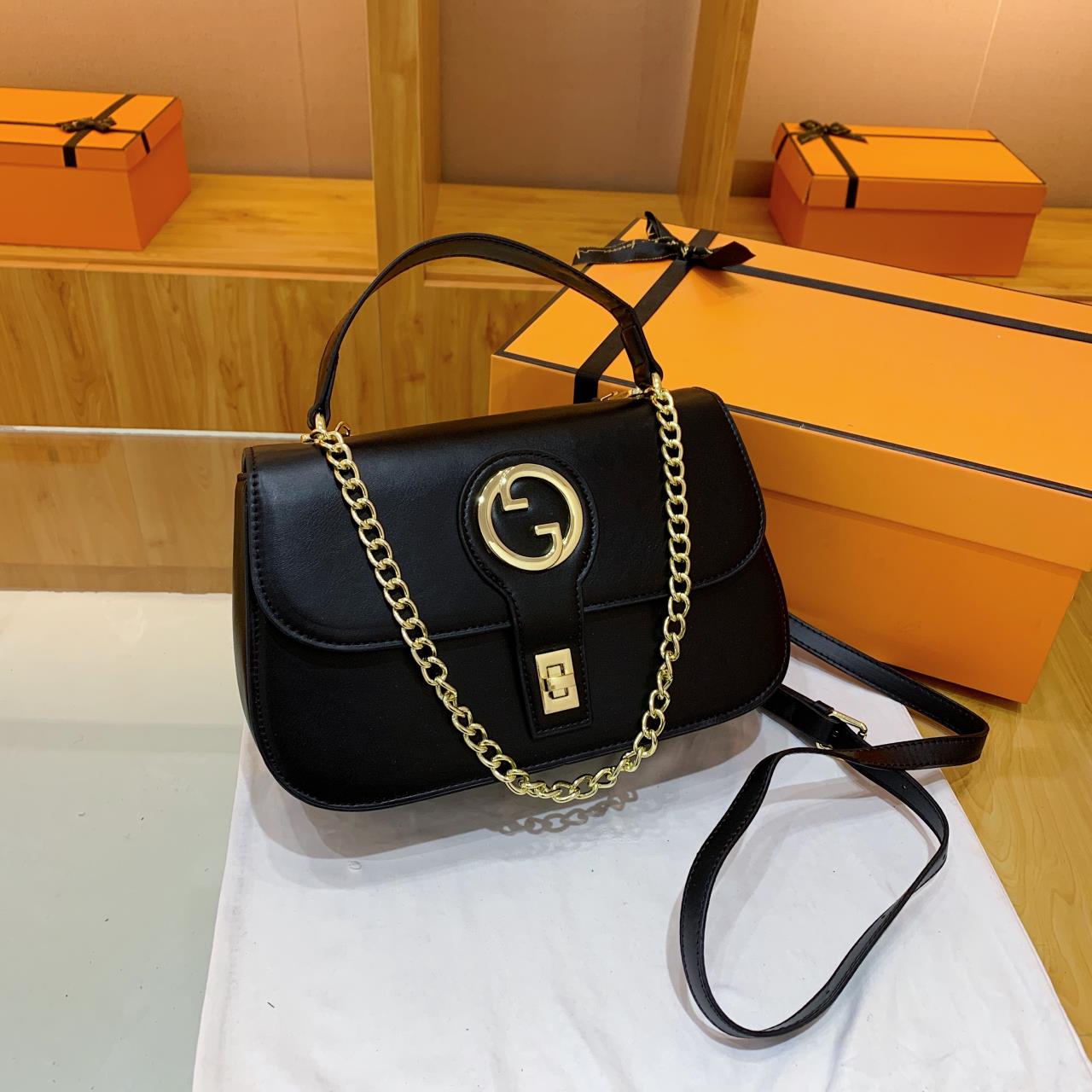グッチ GGマーモントチェーンショルダーバッグ