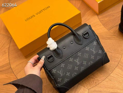 【外出のお供に♪】Louis Vuitton ショルダーバッグ 24*19CM