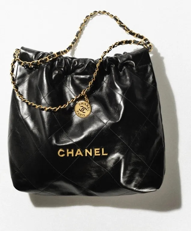 【芸能人多数愛用】人気沸騰CHANEL 22スモールトートバッグ