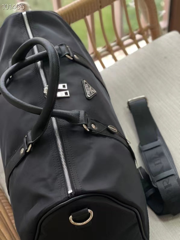 【PRADA 公式旗艦店】プラダ 旅行かばん 当日出荷 好評に付き再入荷！46*26CM