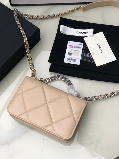 CHANEL 19 WALLET ON CHAIN 0957