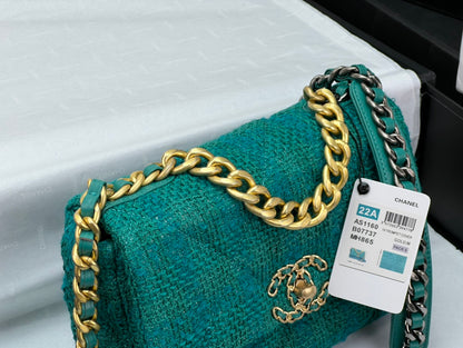 CHANEL 19 HANDBAG AS1161