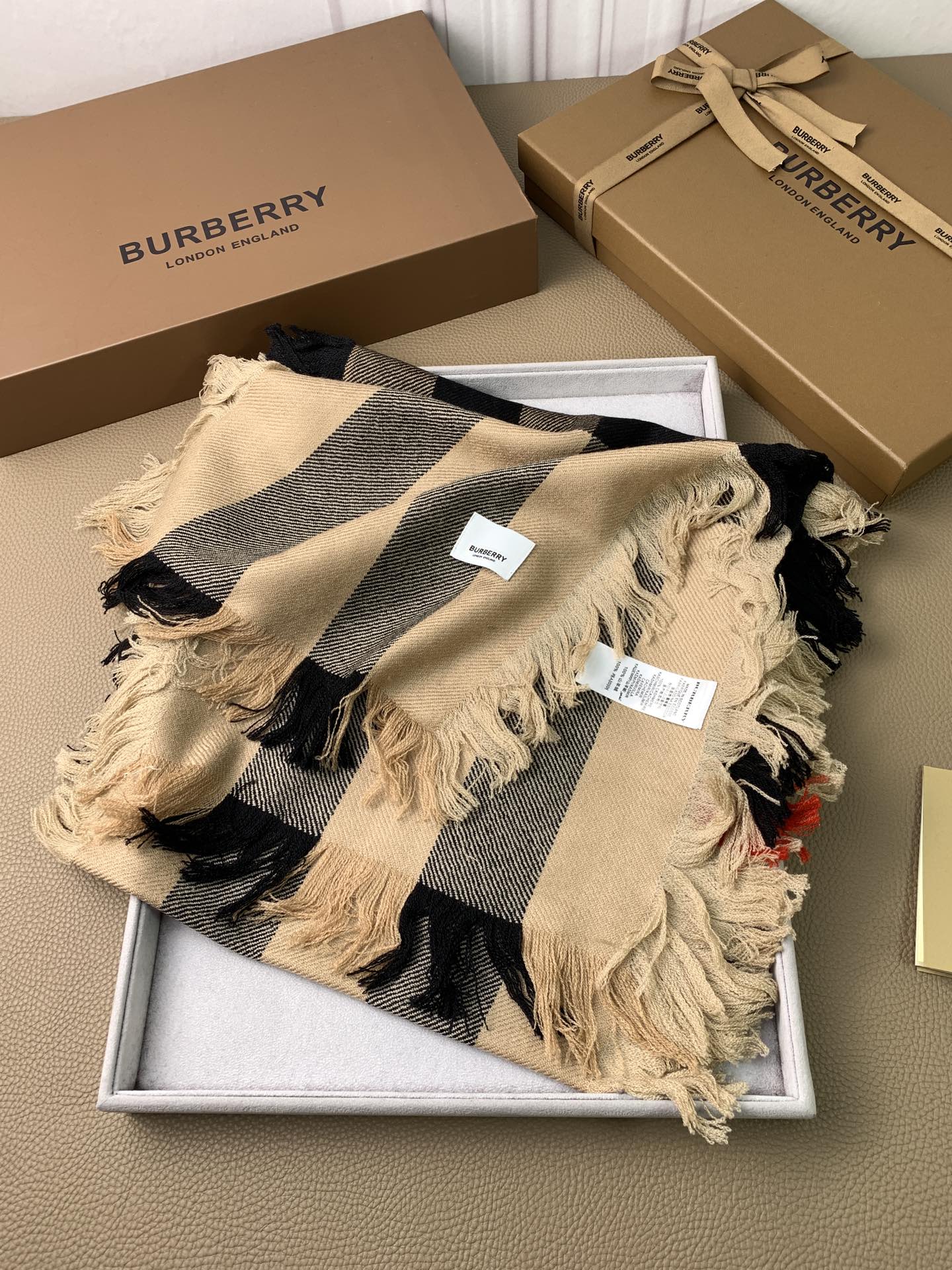 【2024】【BURBERRY バーバリー】オートクチュール ファッション トランジショナル カラー ロング ビアード スカーフ35*240CM