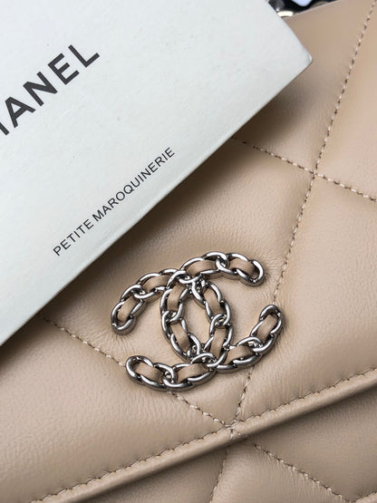 CHANEL 19 WALLET ON CHAIN 0957