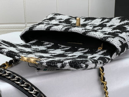 CHANEL 19 HANDBAG AS1161