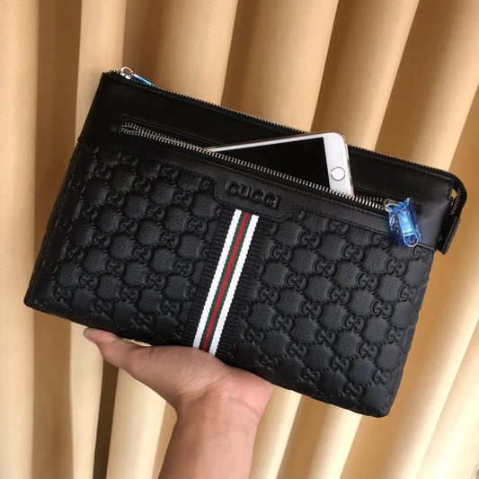 Gucci(グッチ)クラッチバッグ 30x20x3cm