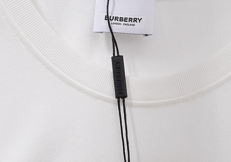 【Burberry】男女兼用、ご好評に付き再入荷！