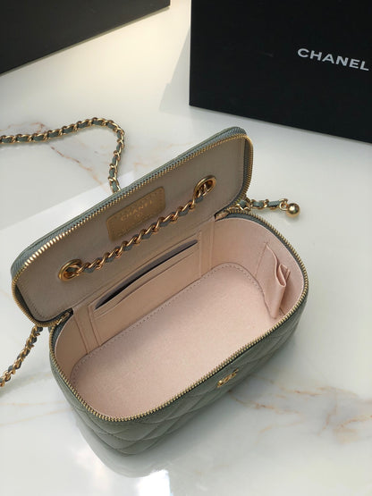 Chanel Classic Vanity 22C Bag with Chain AP2303