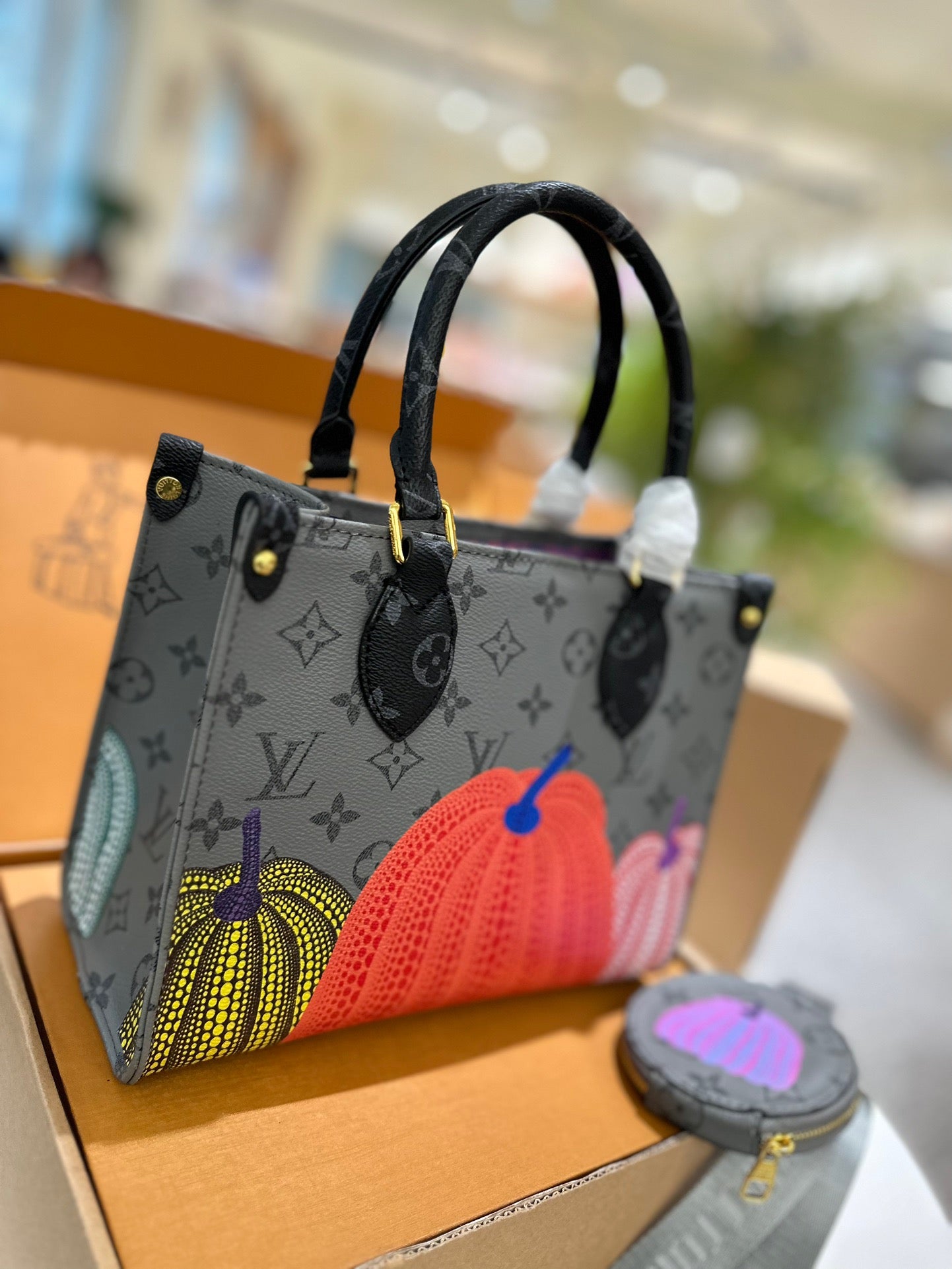 L&V x YK mini onthego ハンドバッグ 25*19*11.5cm