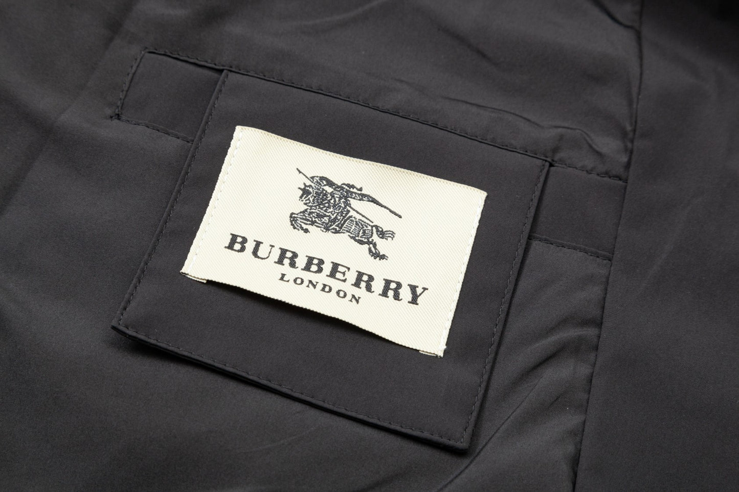 【BURBERRY】男女兼用 ご好評に付き再入荷！