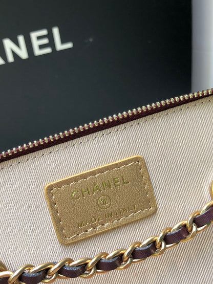 Chanel Classic Vanity 22C Bag with Chain AP2303
