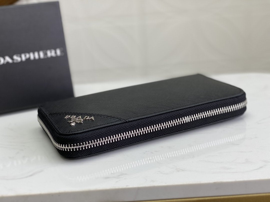PRADA(プラダ) 財布19x12cm