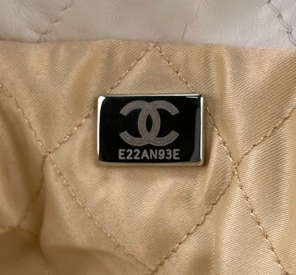 CHANEL 22 3989