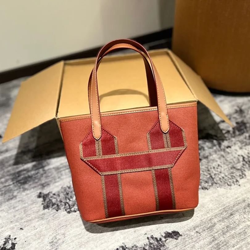 HERMES キャンバス製野菜バスケット