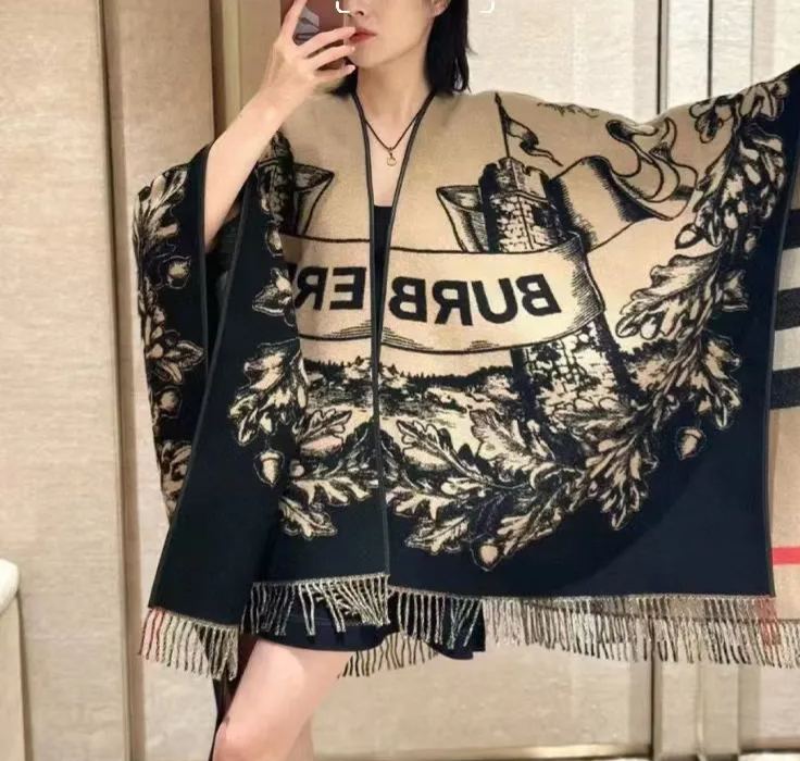 【BURBERRY バーバリー 】バーバリー最新作ナイトウォーホース両面ジャガードショールケープ‼ ️定番中の定番