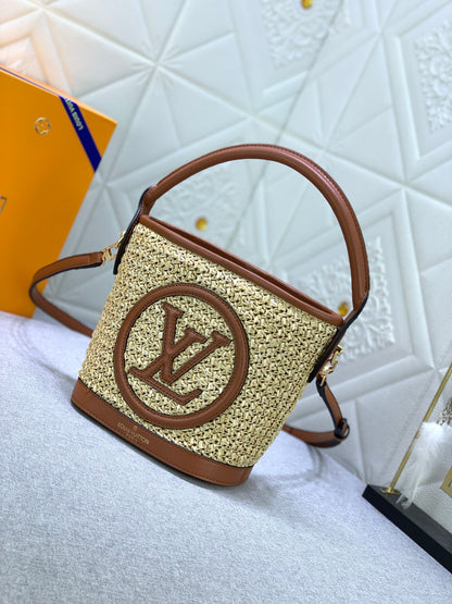 【louis vuitton】*国内発送*★新作 louis vuittonバッグ★-BUYMA