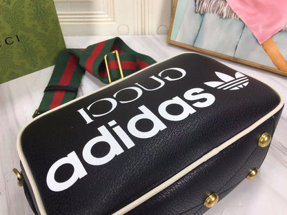 【GUCCI】アディダス x グッチ スモール カメラ バッグ