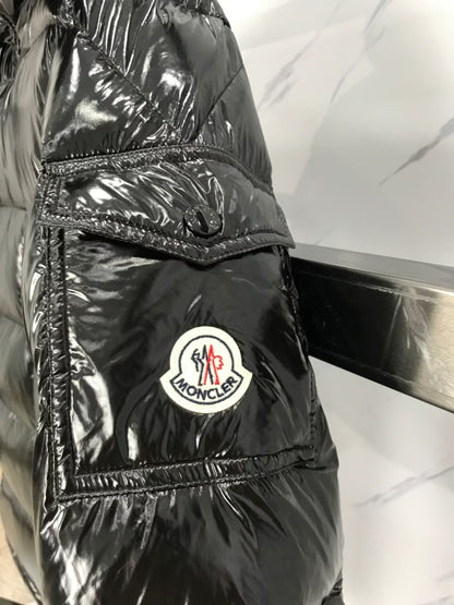 【Moncler全国送料無料】【即日出荷】新作数量限定予行販売モンクレールダウンジャケット