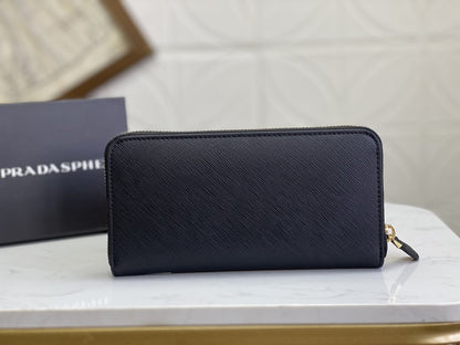 PRADA(プラダ) 財布19x12cm